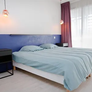 Grand Avec Climatisation, Balcon Proche Gare Centre Appartement